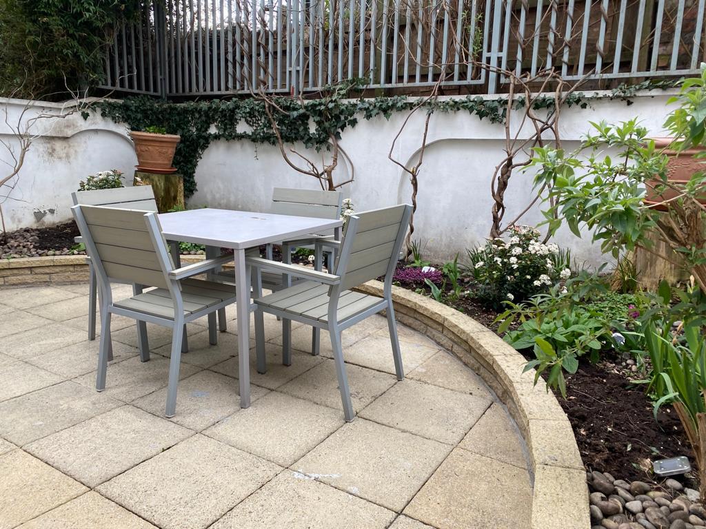 14 studios to let - Image 5